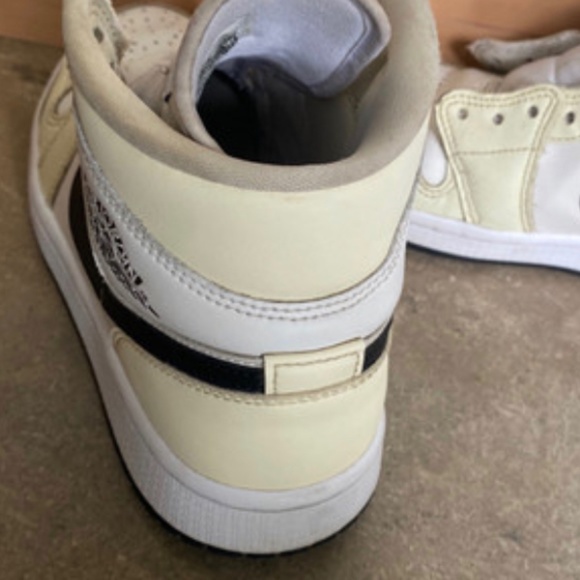 Air Jordan 1 Mid Coconut Milk (w) 8US - Picture 6 of 7